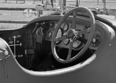 RIGHT-HAND DRIVE OR LEFT-HAND DRIVE?