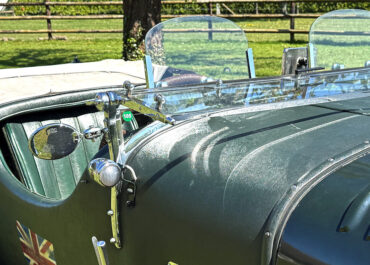 THE BROOKLANDS AEROSCREEN AND THE VINTAGE BENTLEY